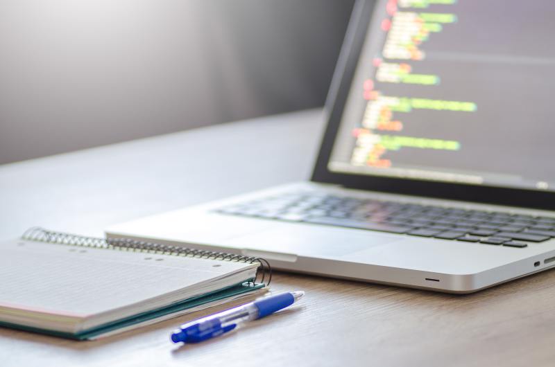 Variablen, Datentypen und Operatoren